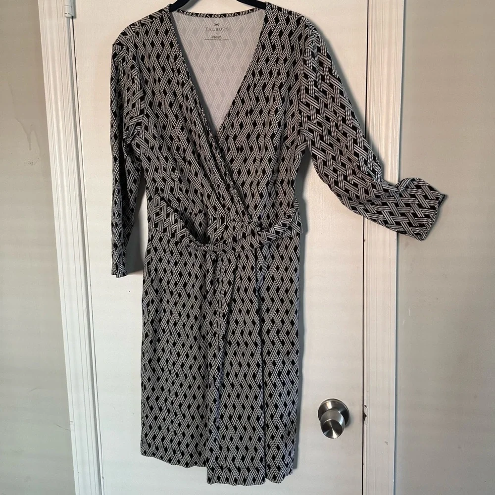 Talbots Black and White Geometric Dress Size M - Picture 1 of 4